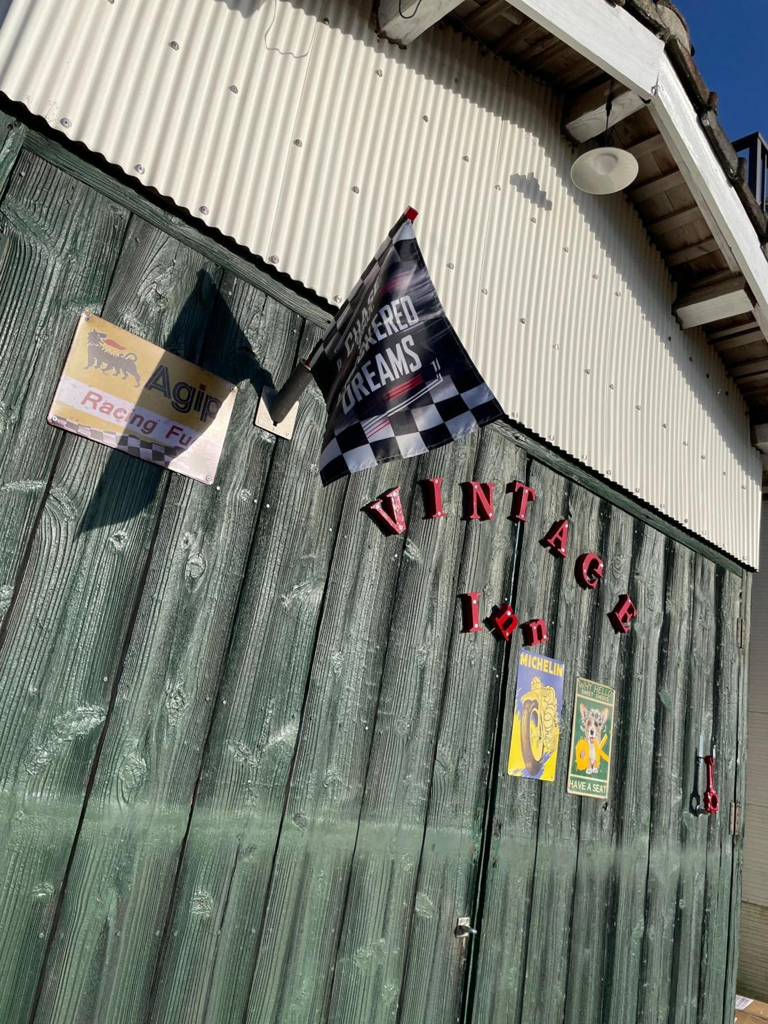 ライダーズハウス薩摩ヴィンテージインビーチフロント Minamiosumi Eksteriør billede